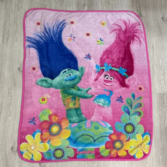 DreamWorks Trolls 37" x 45" VERY SOFT VELOUR THROW BLANKET W Bright Colors - Picture 1 of 5